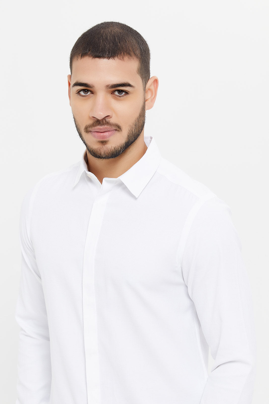 Buy Men White Formal Shirt 125916768 in Saudi Arabia | REDTAG