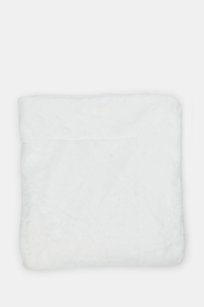 Redtag-Ivory-Fur-Throw-Category:Throws,-Colour:Ivory,-Deals:New-In,-Filter:Home-Bedroom,-H1:HMW,-H2:BED,-H3:BEC,-H4:THR,-HMW-BED-Throws,-HMWBEDBECTHR,-Kyra,-New-In-HMW-BED,-Non-Sale,-ProductType:Throws,-S24A,-Season:S24A,-Section:Homewares-Home-Bedroom-