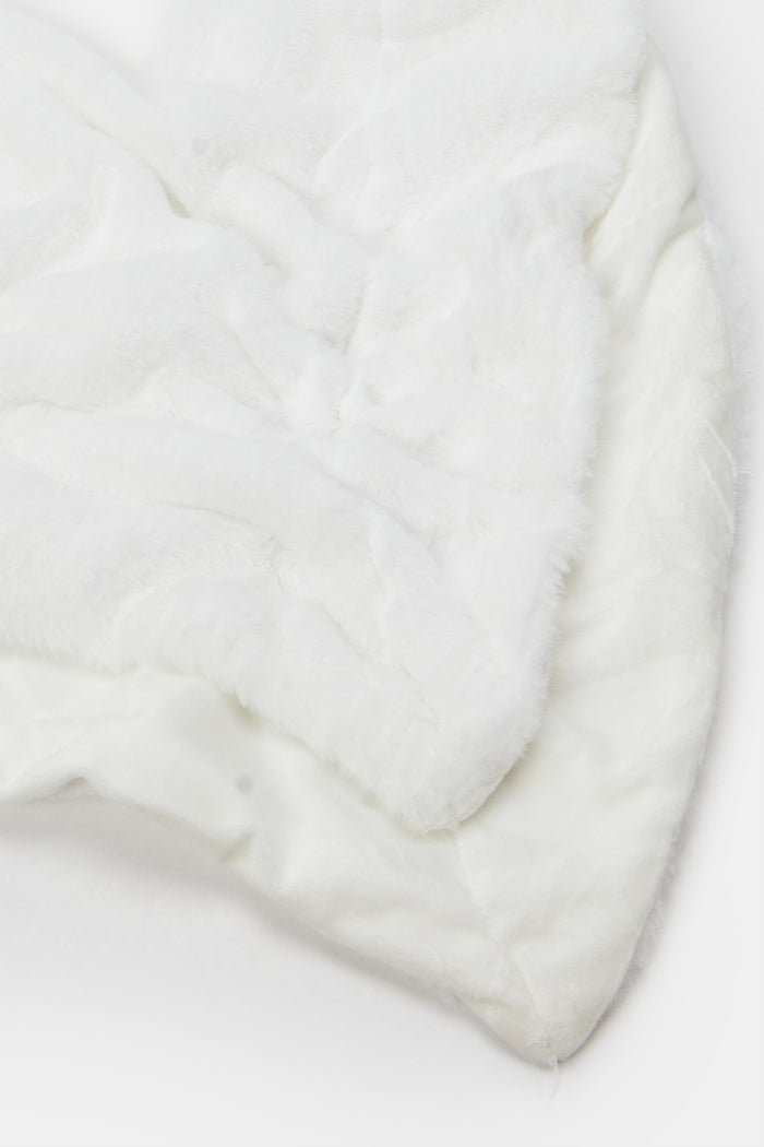 Redtag-Ivory-Fur-Throw-Category:Throws,-Colour:Ivory,-Deals:New-In,-Filter:Home-Bedroom,-H1:HMW,-H2:BED,-H3:BEC,-H4:THR,-HMW-BED-Throws,-HMWBEDBECTHR,-Kyra,-New-In-HMW-BED,-Non-Sale,-ProductType:Throws,-S24A,-Season:S24A,-Section:Homewares-Home-Bedroom-