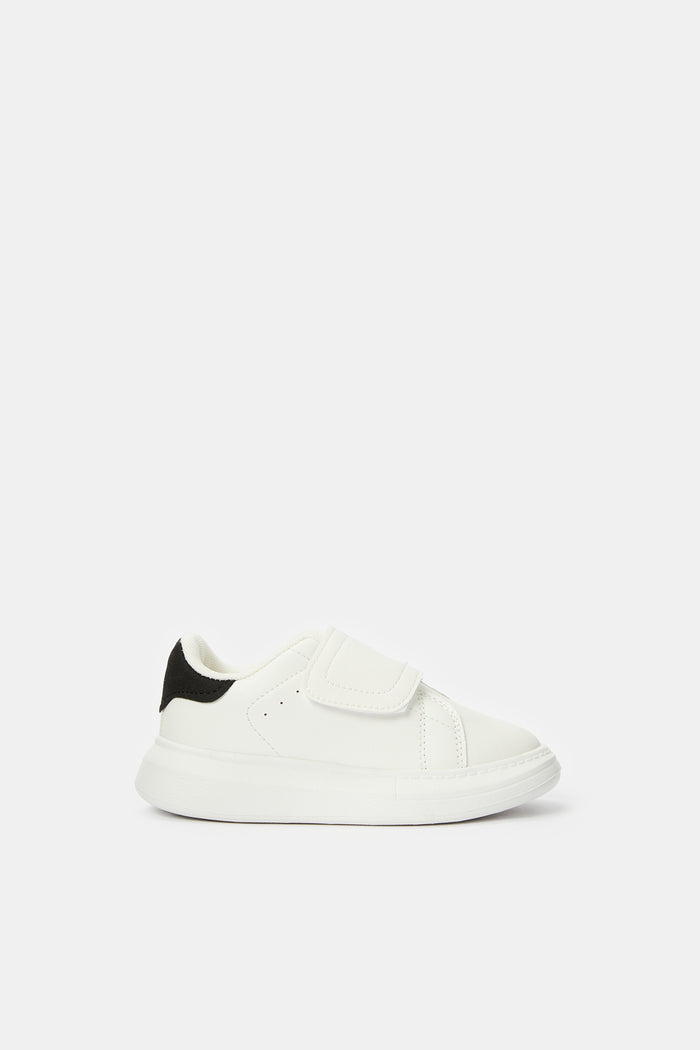 Redtag-White-Plain-Sneakers-BOY-Sandals,-Category:Shoes,-Colour:White,-Daytime,-Deals:New-In,-Filter:Boys-Footwear-(3-to-5-Yrs),-FOOBOYSHOCAH,-H1:FOO,-H2:BOY,-H3:SHO,-H4:CAH,-N/A,-New-In-BOY-FOO,-Non-Sale,-RMD-WHOLE-DAY,-S23A,-Season:S23A,-Section:Boys-(0-to-14Yrs)-Boys-3 to 5 Years