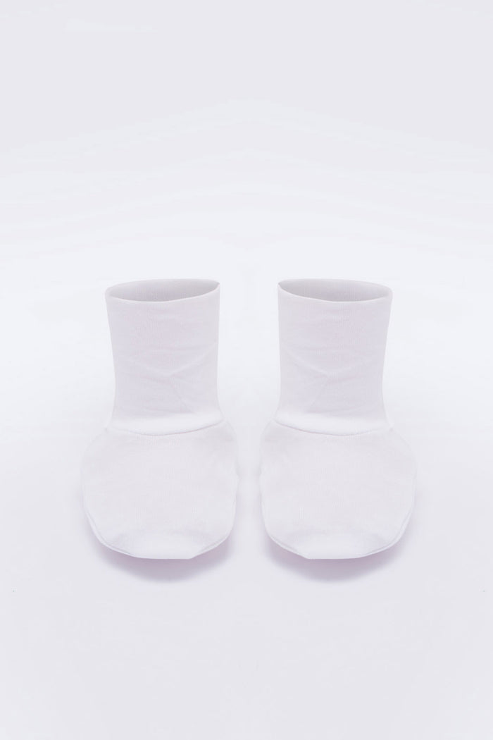 Redtag-White-4-Piece-Plain-Booties-Category:Booties,-Colour:White,-Deals:New-In,-Dept:New-Born,-Filter:Baby-(0-to-12-Mths),-H1:KWR,-H2:NBF,-H3:HOS,-H4:BOO,-NBF-Booties,-New-In-NBF-APL,-Non-Sale,-PPE,-S23C,-Season:S23C,-Section:Boys-(0-to-14Yrs)-Baby-0 to 12 Months