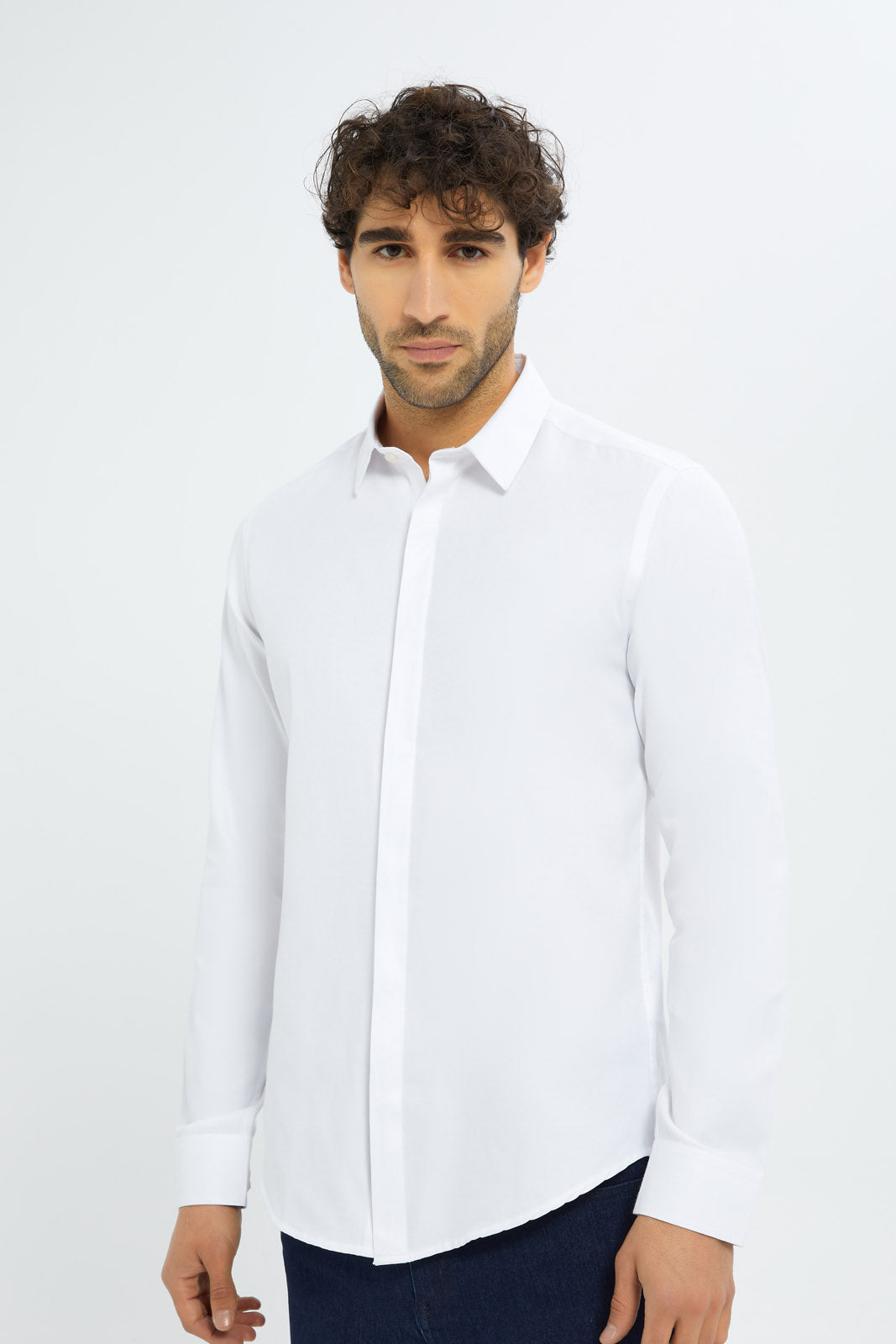 Buy Men White Formal Shirt 125670294 in Saudi Arabia | REDTAG
